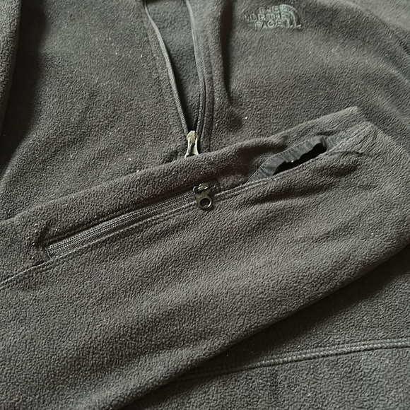 Woman’s North Face 3/4 zip - Picture 3 of 4
